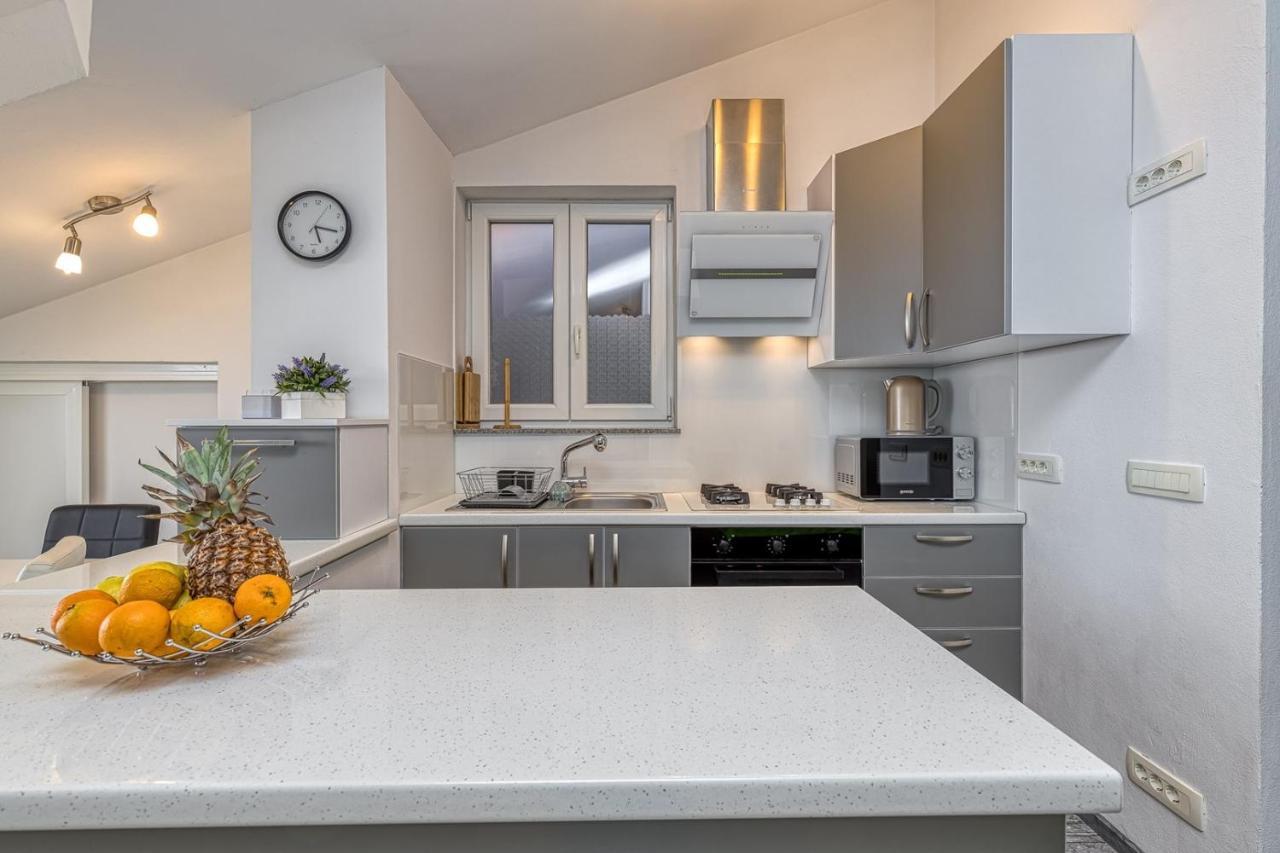 Enjoy At L&C Apartment Rovinj Luaran gambar